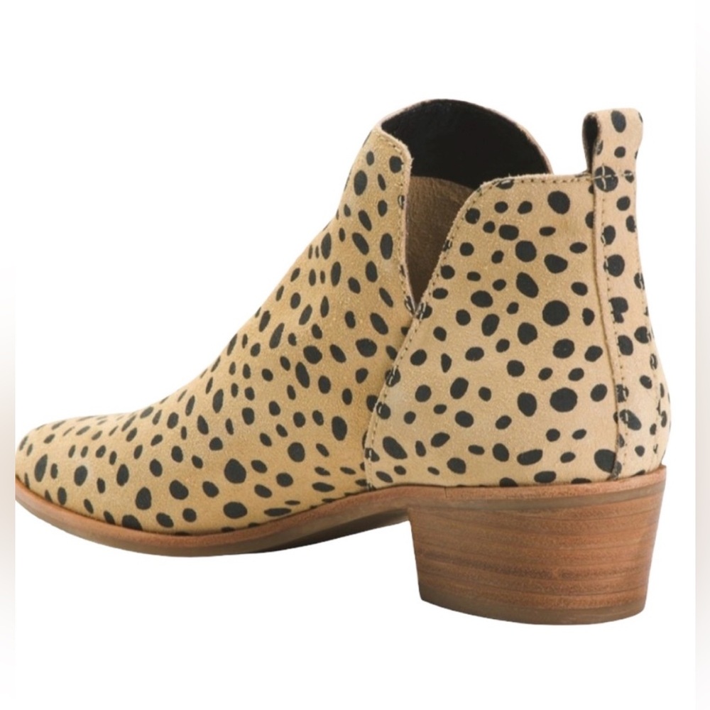 NWT Box Dolce Vita “Kaidie” Cream and Black Spotted Suede Ankle Boots - Picture 14 of 16